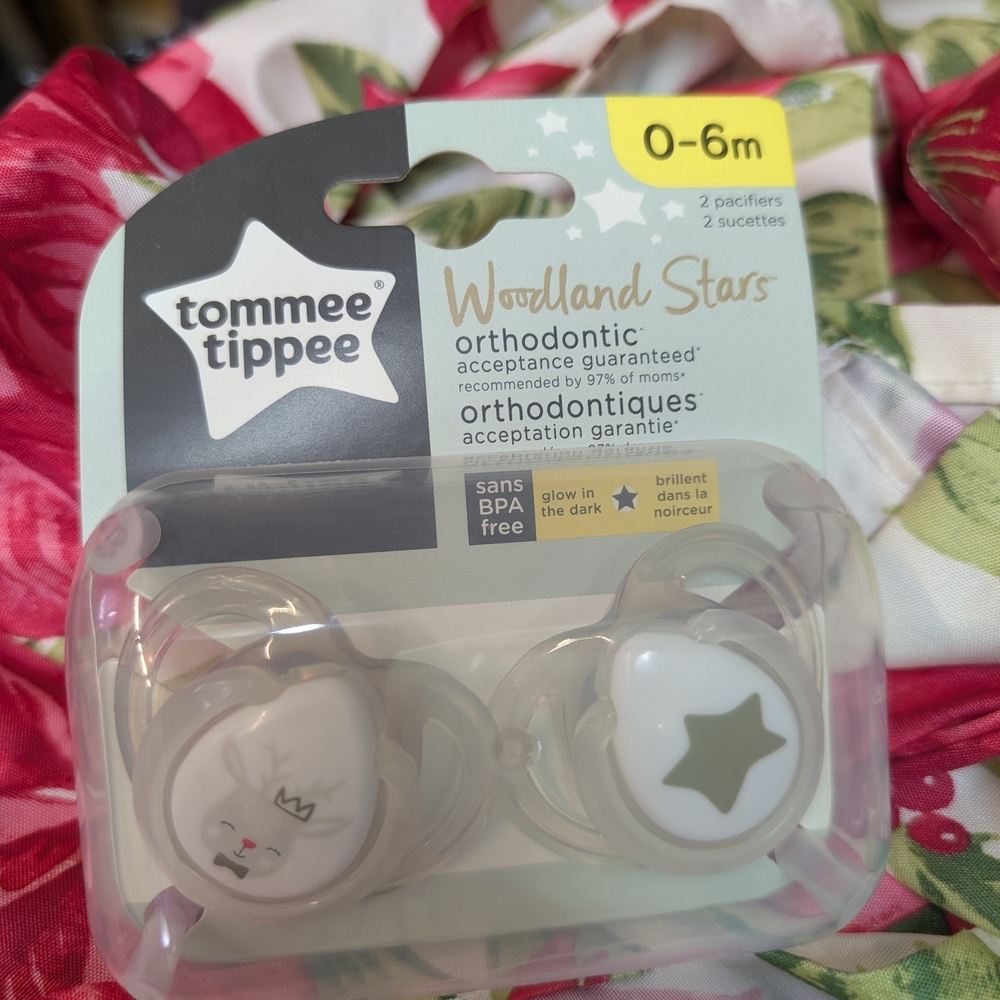 Tommee Tippee Woodland Stars Orthodontic Pacifiers - 0-6 Months Two Packs